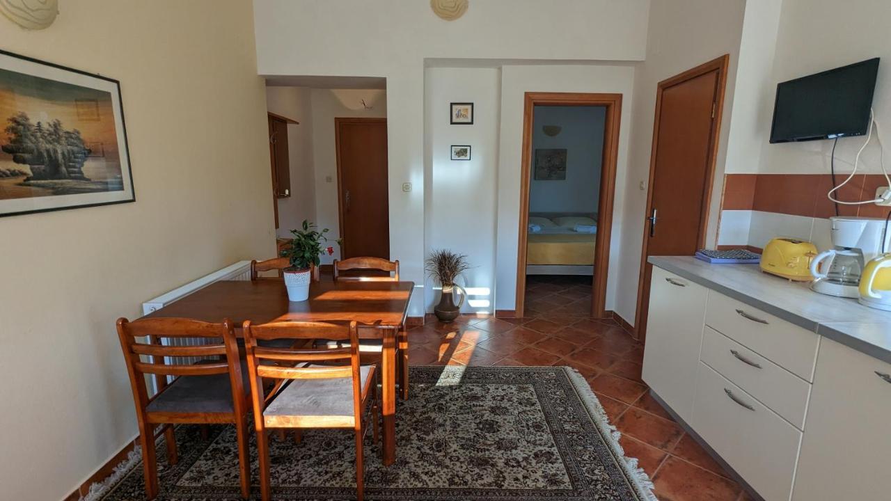 Apartments With A Parking Space Murter - 5100 Exterior foto
